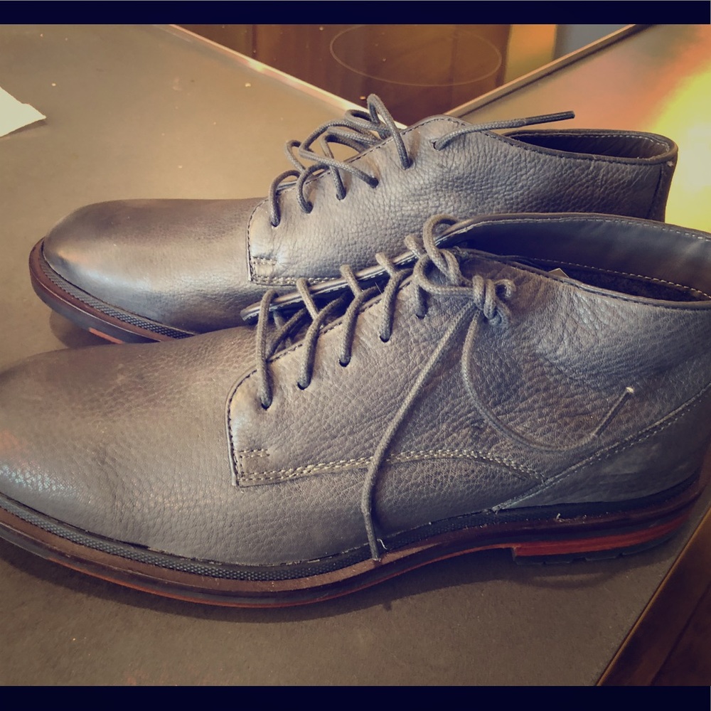 Cole Haan Men’s Water Resistant Chukka Size 9